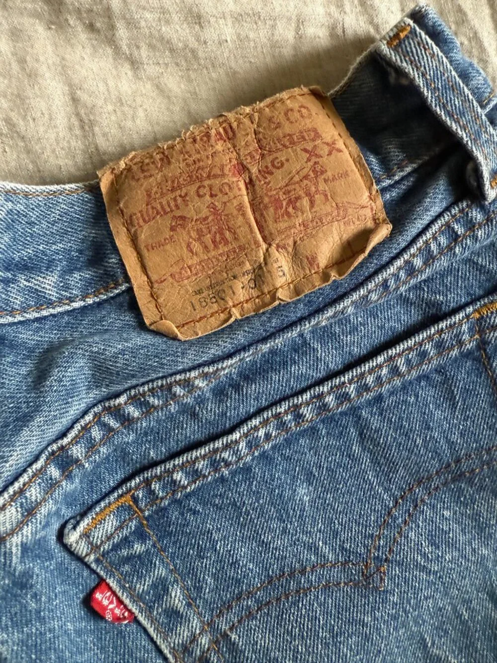 Vintage Levi’s 501 Jeans 18501‑0115 Straight Leg – Button Fly - Picture 4 of 11